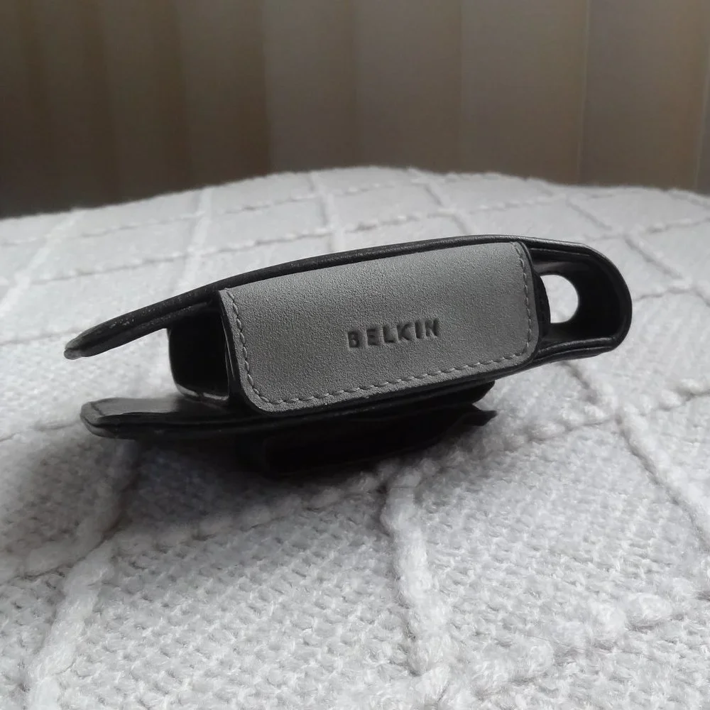💎 Belkin ~ Leather Flip Case ~ F8E533-APL ~ Apple iPod 3G, 4G